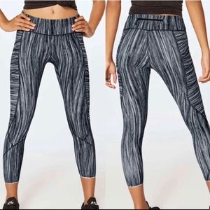 -SOLD- Lululemon Tight Stuff Legging Pocket Size 6